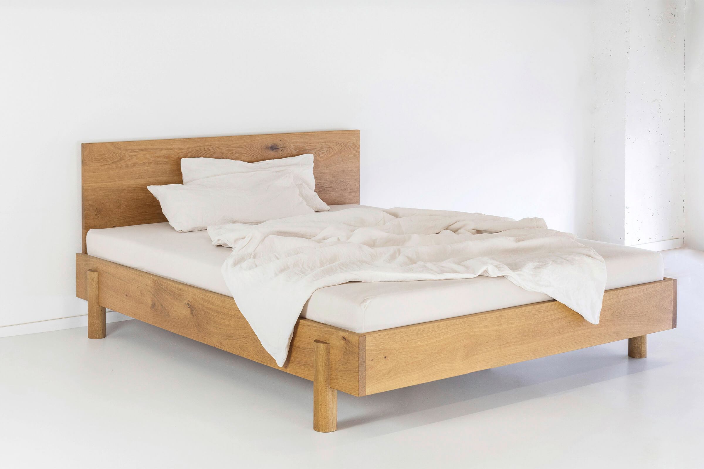 Rondo (mit Kopfteil) — Bett aus Massivholz – Bild 2