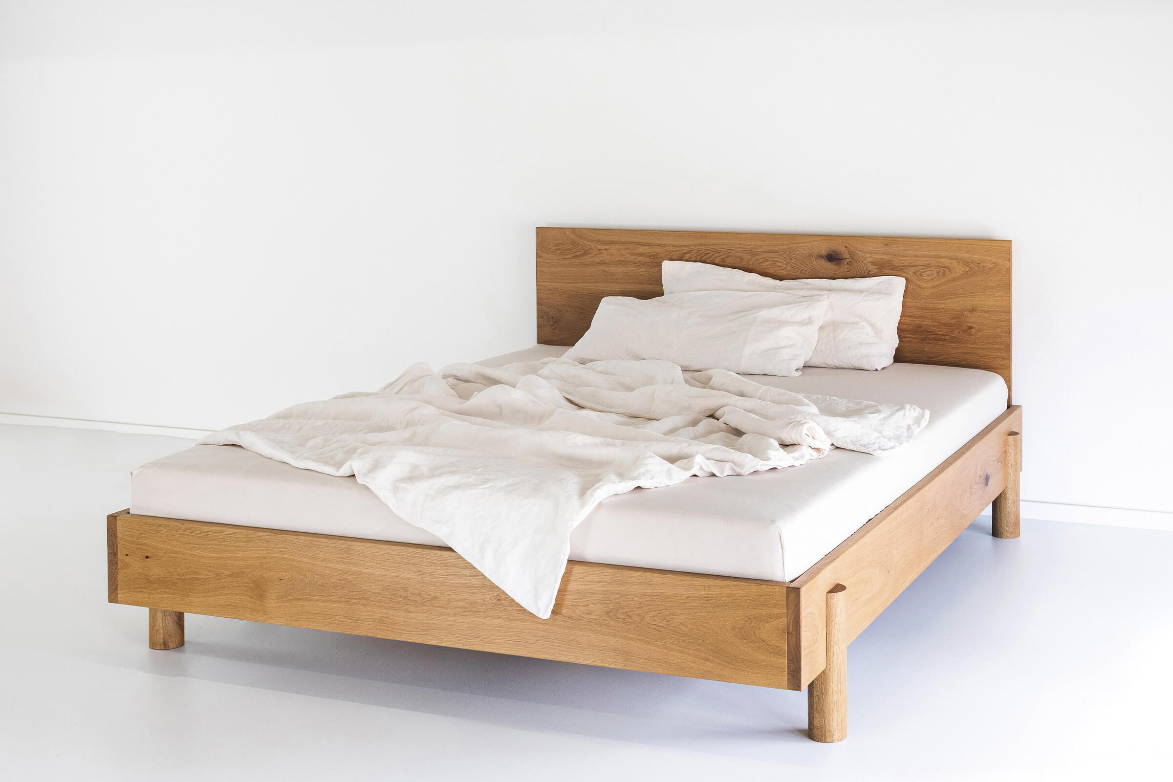 Rondo (mit Kopfteil) — Bett aus Massivholz – Bild 4