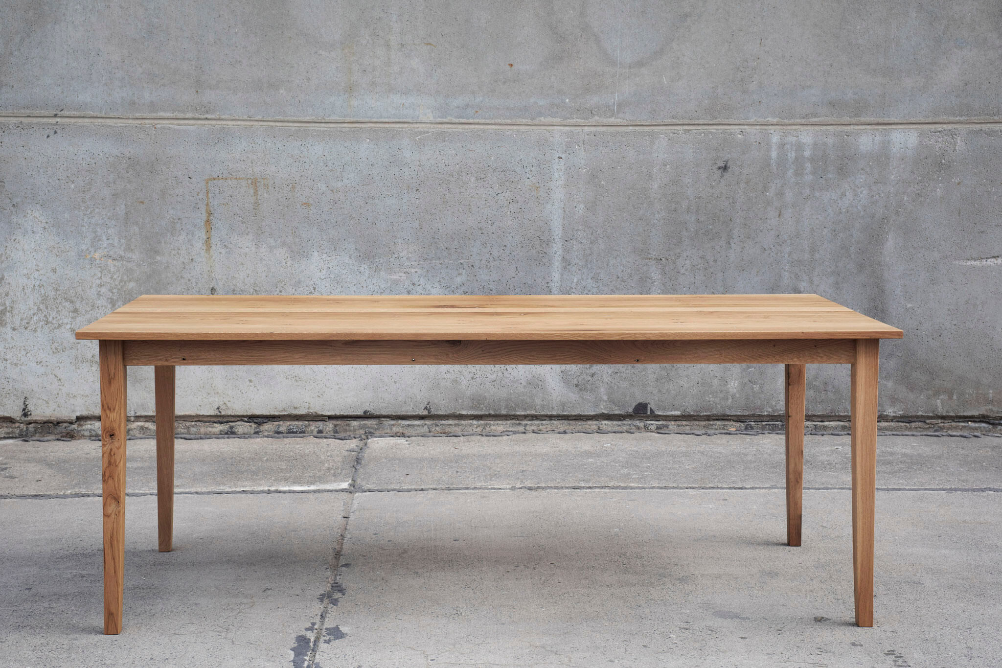 Dieter — Tisch aus Massivholz – Bild 2