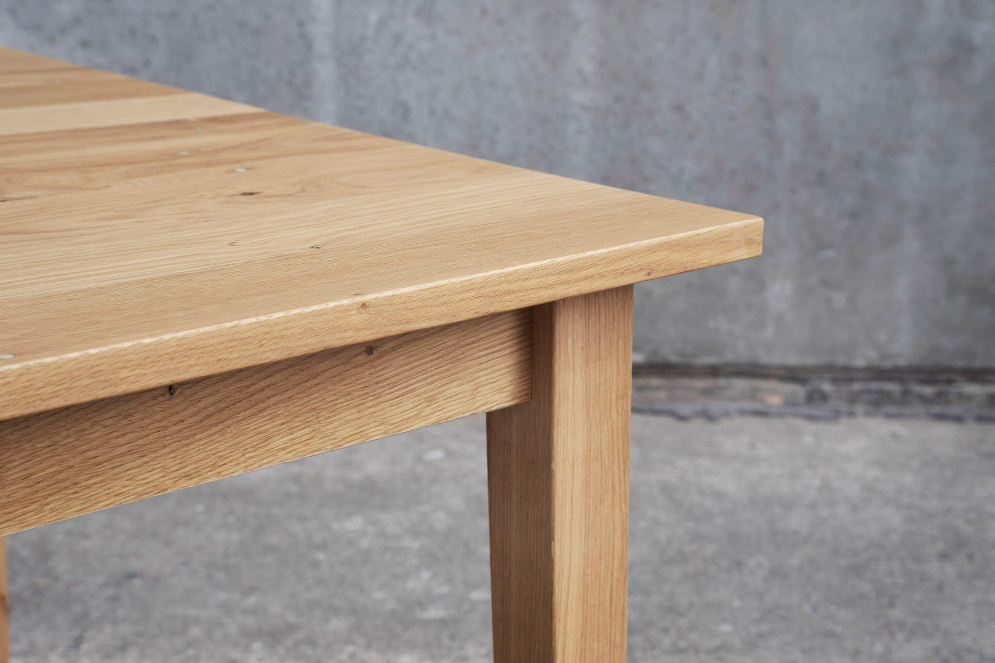 Dieter — Tisch aus Massivholz – Bild 5