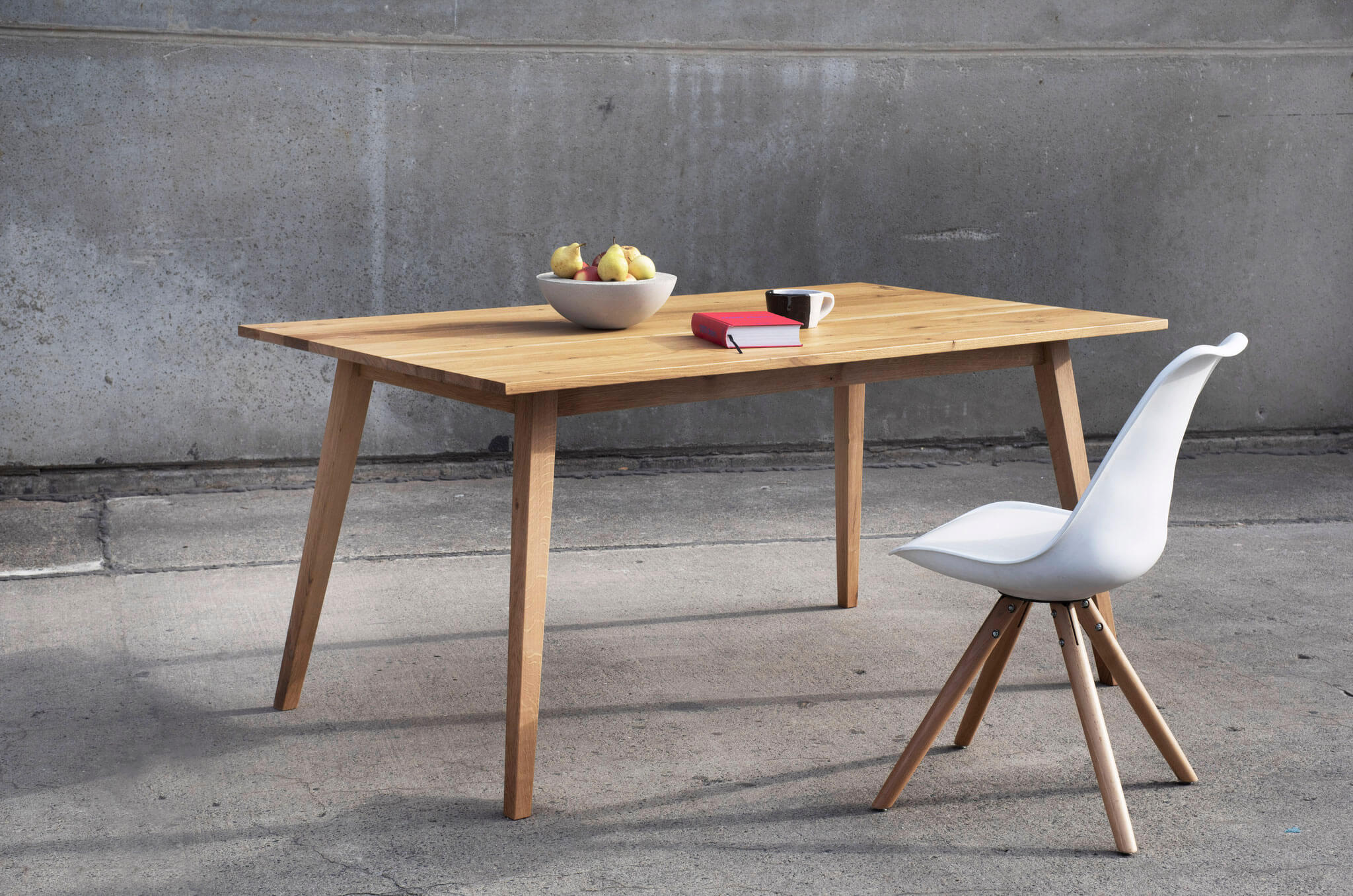 Jo — Tisch aus Massivholz – Bild 6