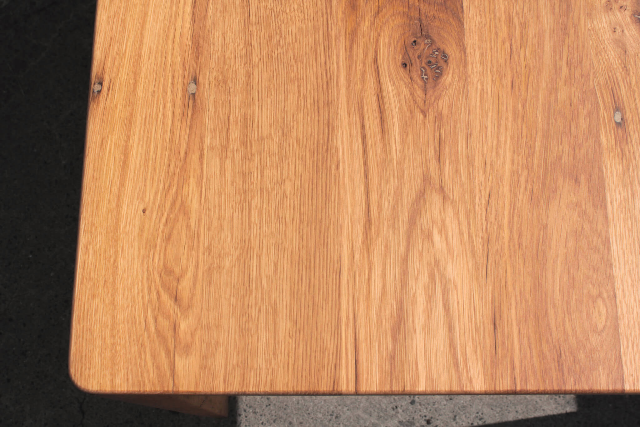 Paul — Tisch aus Massivholz – Bild 5