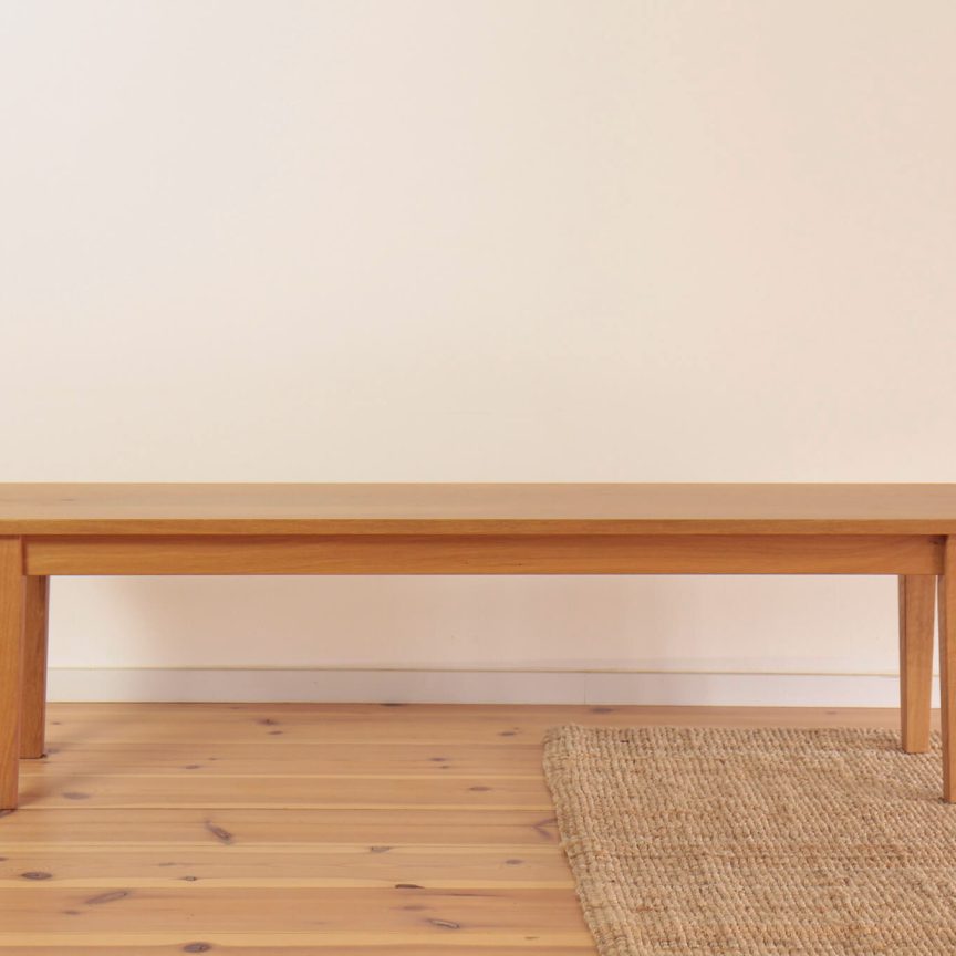 Dieter โ Sitzbank aus Massivholz